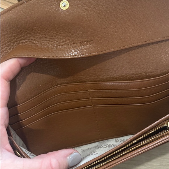 Michael Kors Brown Jet Set Slim Flap Wallet - Picture 5 of 8